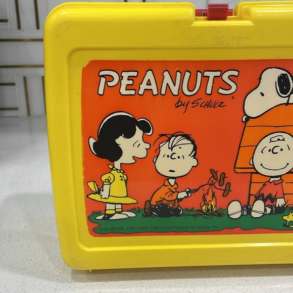 Vintage Peanuts Plastic Lunchbox - Picture 2 of 16